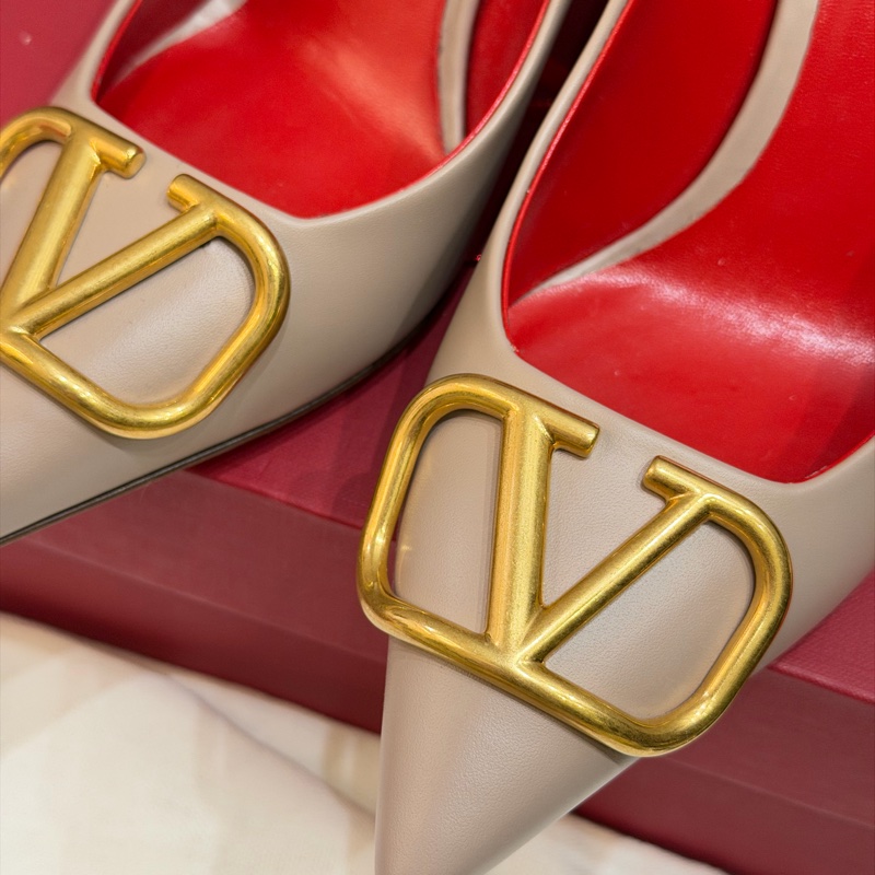 Valentino裸色奶茶色紅底基本款高跟鞋/低跟鞋-2