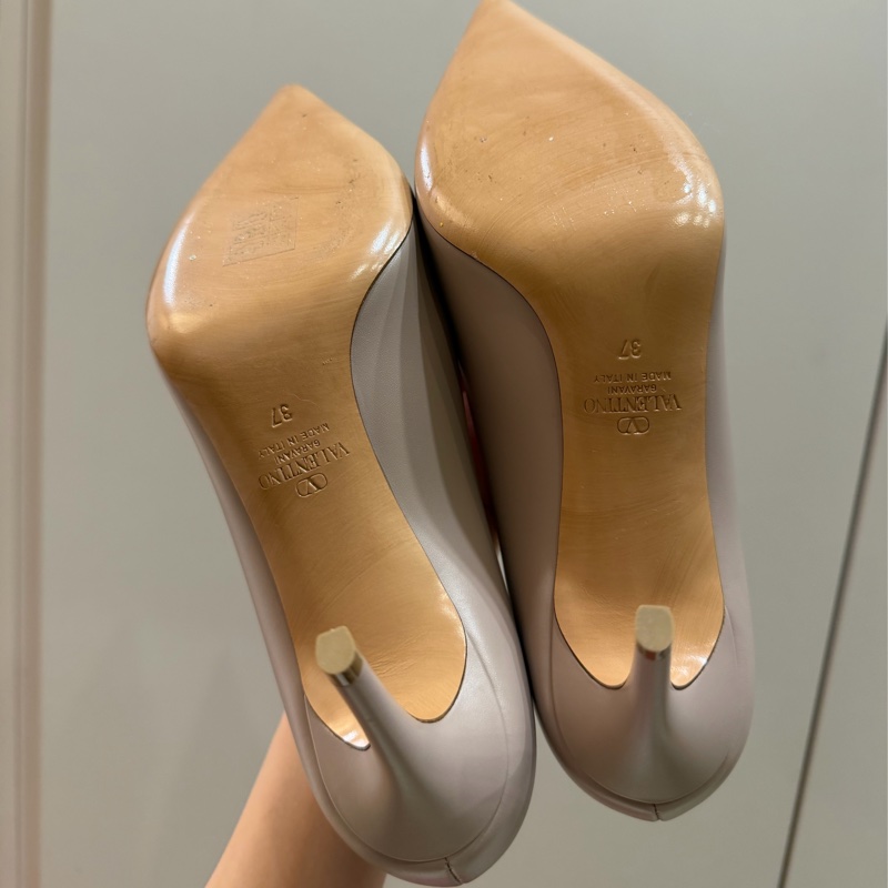 Valentino裸色奶茶色紅底基本款高跟鞋/低跟鞋-4