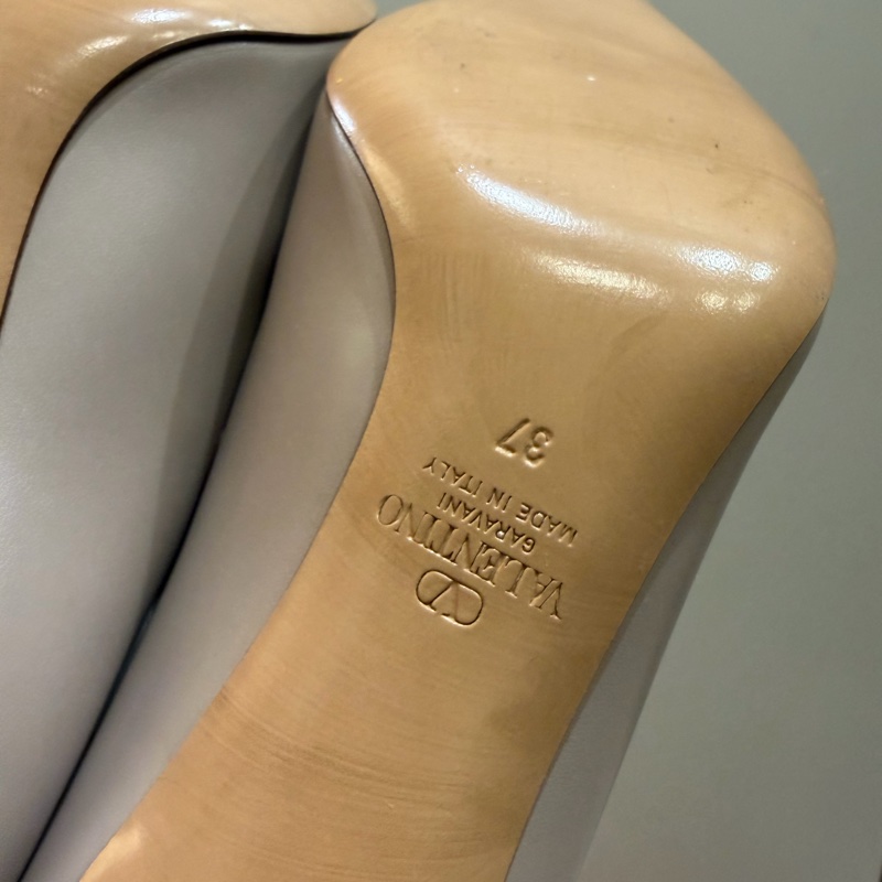 Valentino裸色奶茶色紅底基本款高跟鞋/低跟鞋-5