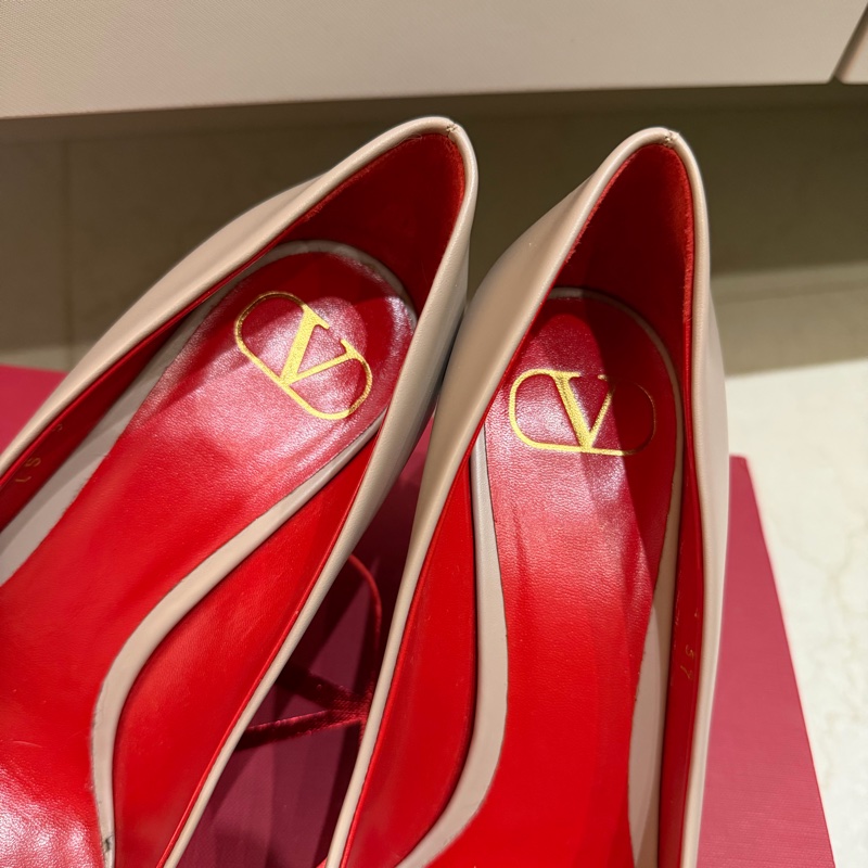 Valentino裸色奶茶色紅底基本款高跟鞋/低跟鞋-6