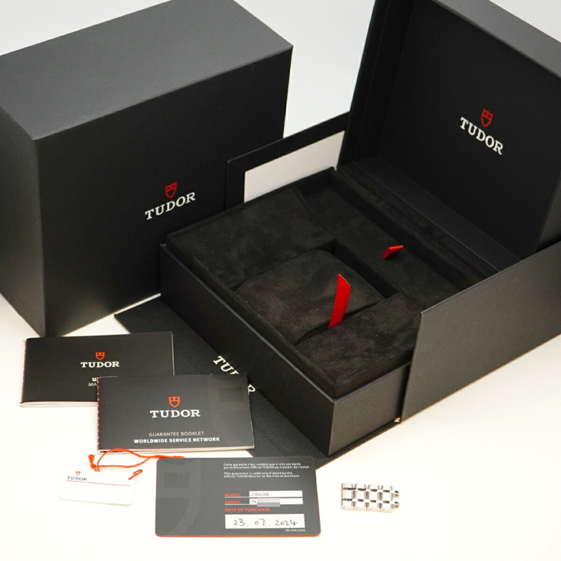 帝舵皇家28600黑色錶盤男士腕錶-8