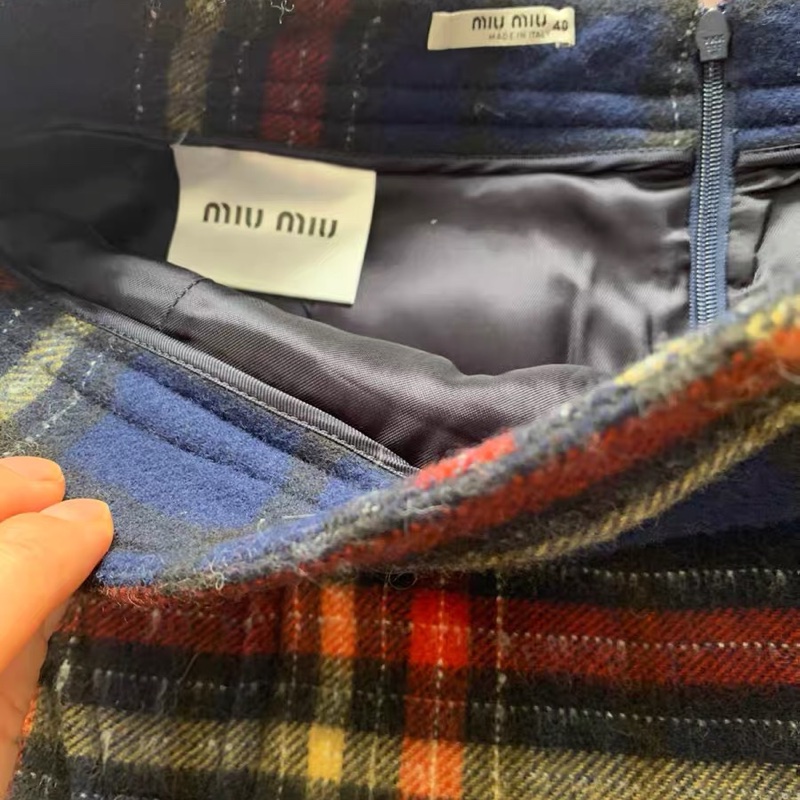 Miumiu羊絨短裙38碼-1