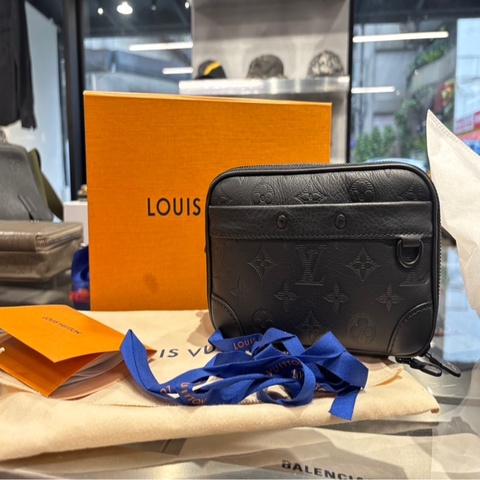 Louis Vuitton LV Alpha 穿戴式錢包
