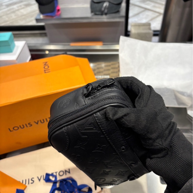 Louis Vuitton LV Alpha 穿戴式錢包-4