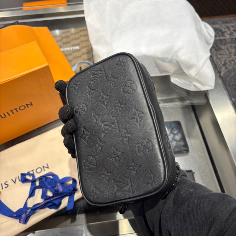 Louis Vuitton LV Alpha 穿戴式錢包-7