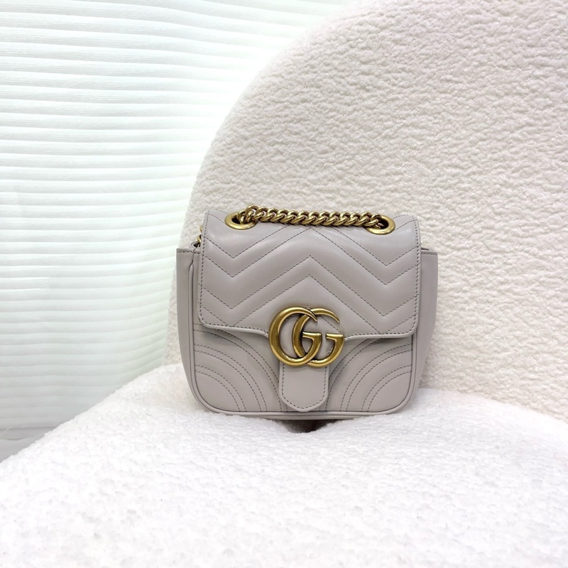Gucci GG Marmont 馬夢灰色牛皮方胖鏈條側背包739682-1