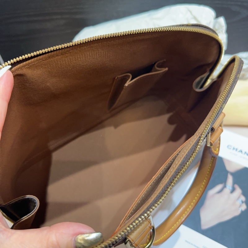 LV 原花金釦Amla PM手提包-7