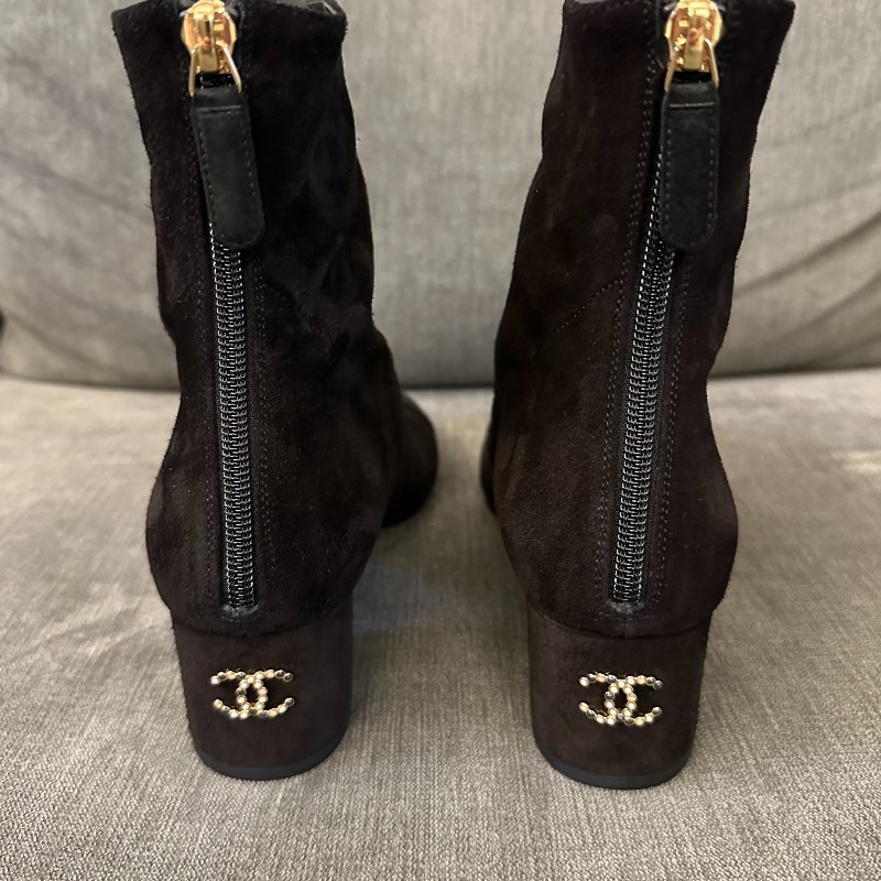 CHANEL 麂皮短靴-11
