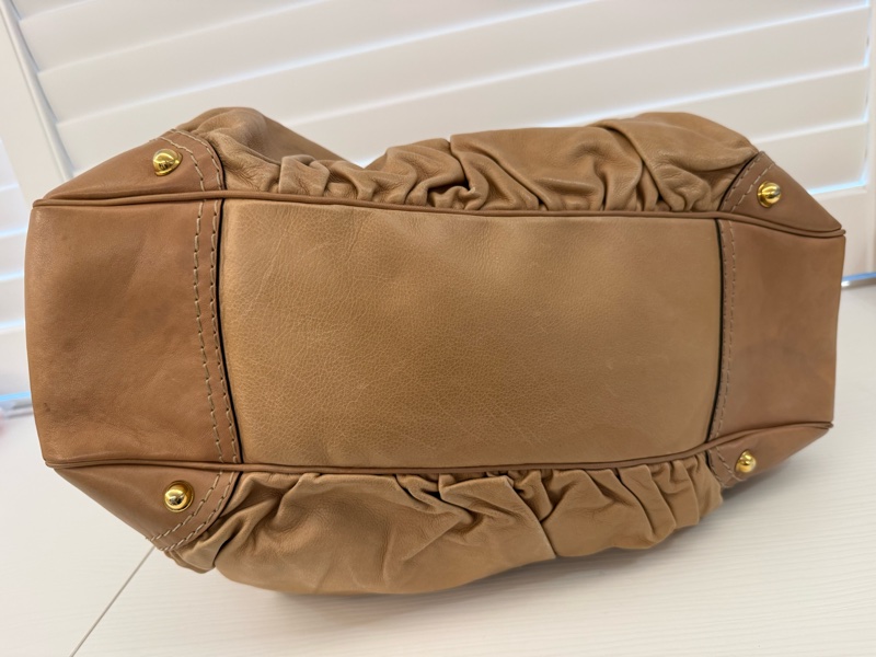 GUCCI奶茶色大容量肩背手提包-3