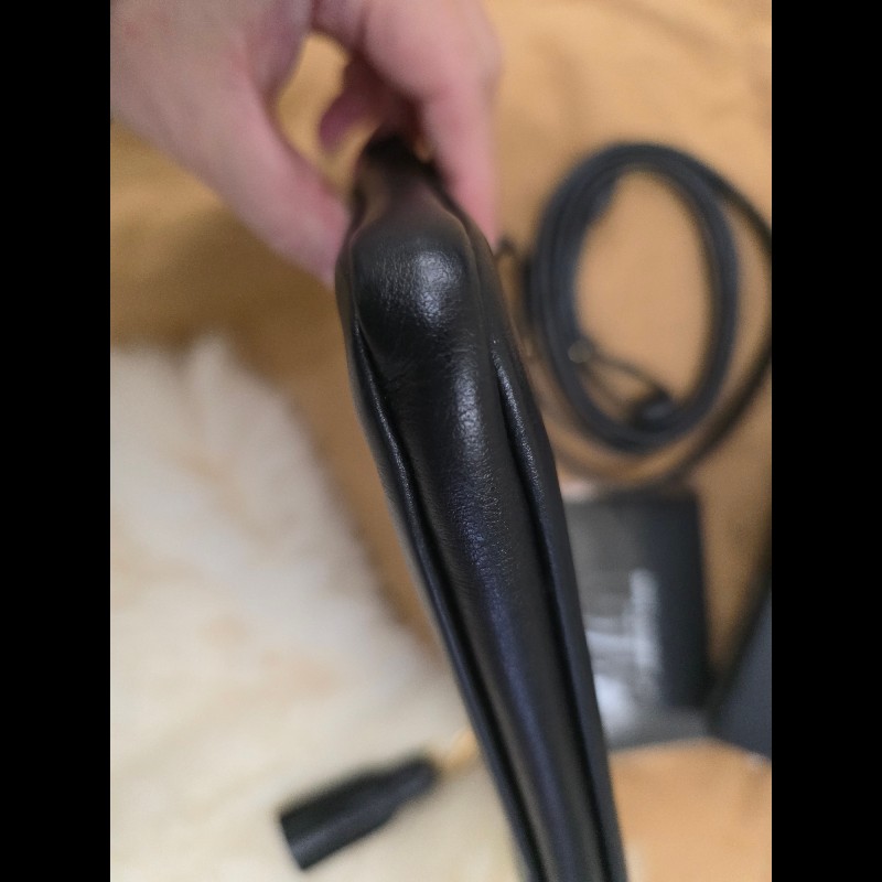 YSL TEEN 斜背皮革包-1