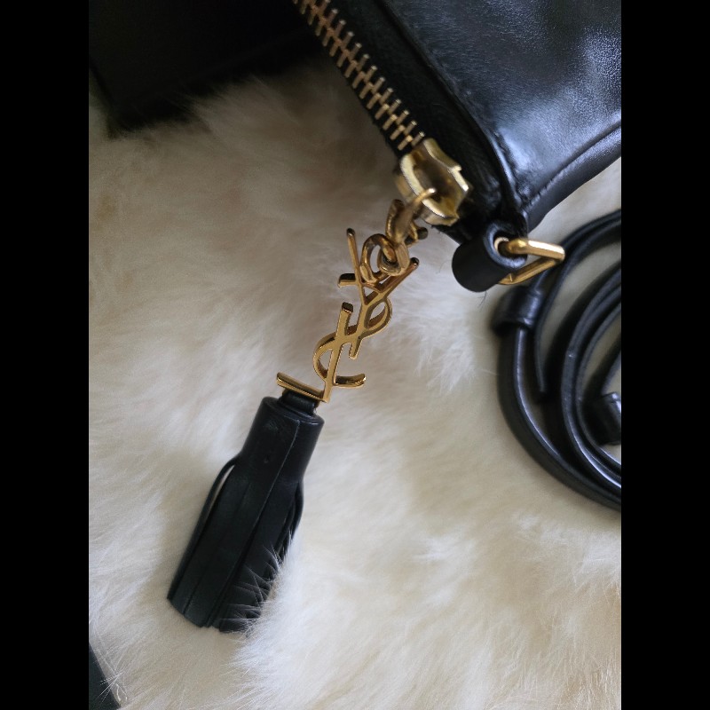 YSL TEEN 斜背皮革包-16