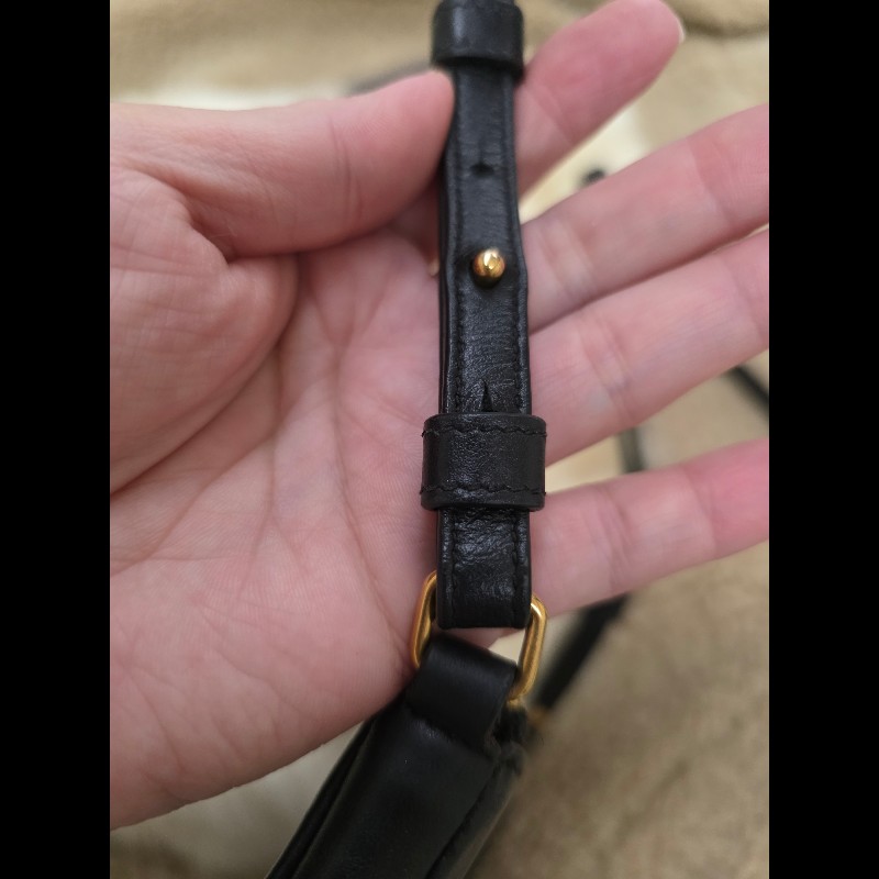 YSL TEEN 斜背皮革包-17