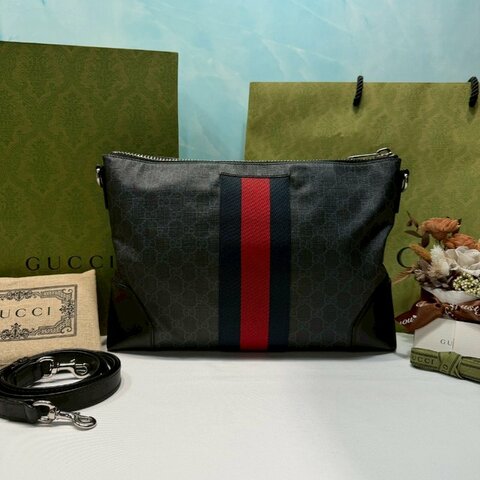 GUCCI Supreme帆布郵差包