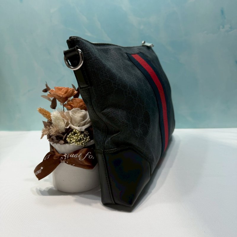 GUCCI Supreme帆布郵差包-3