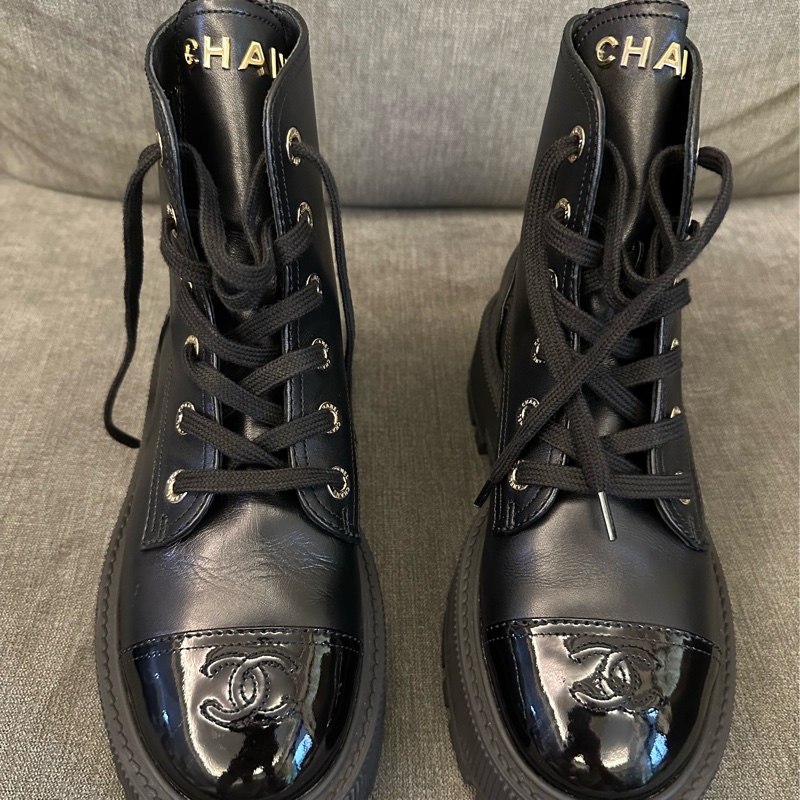 CHANEL經典馬丁靴-0
