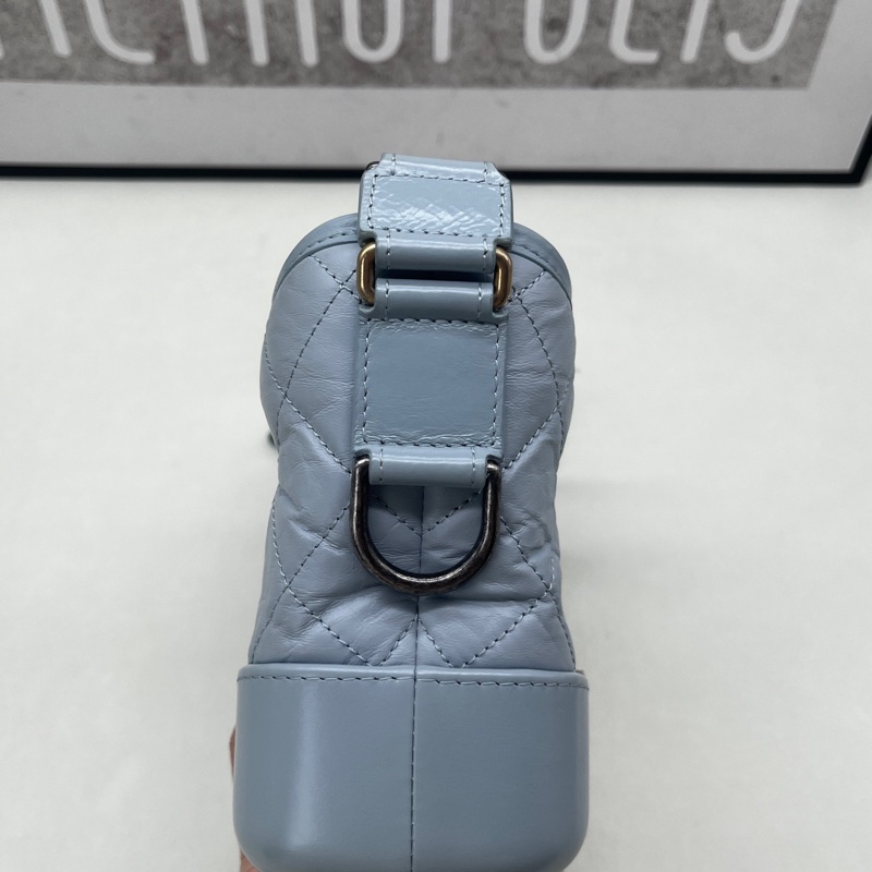 Chanel • Gabrielle 霧霾藍流浪包 小號-4