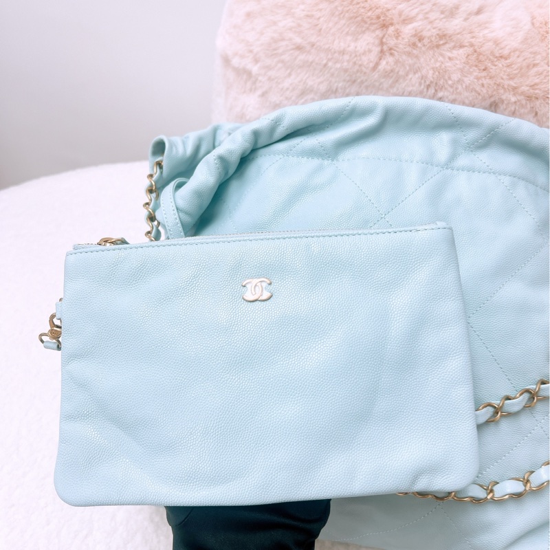 全新 Chanel 22 小號淺藍牛皮托特-10