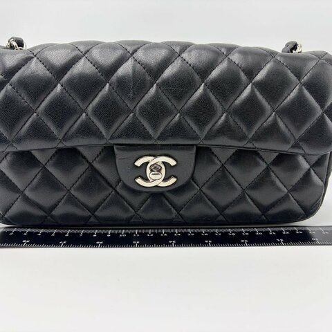 Chanel Classic Flap 單肩腋下包