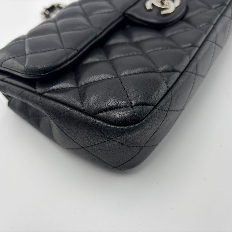 Chanel Classic Flap 單肩腋下包-10