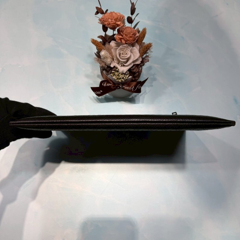 YSL 滿版Logo壓紋手拿包-6