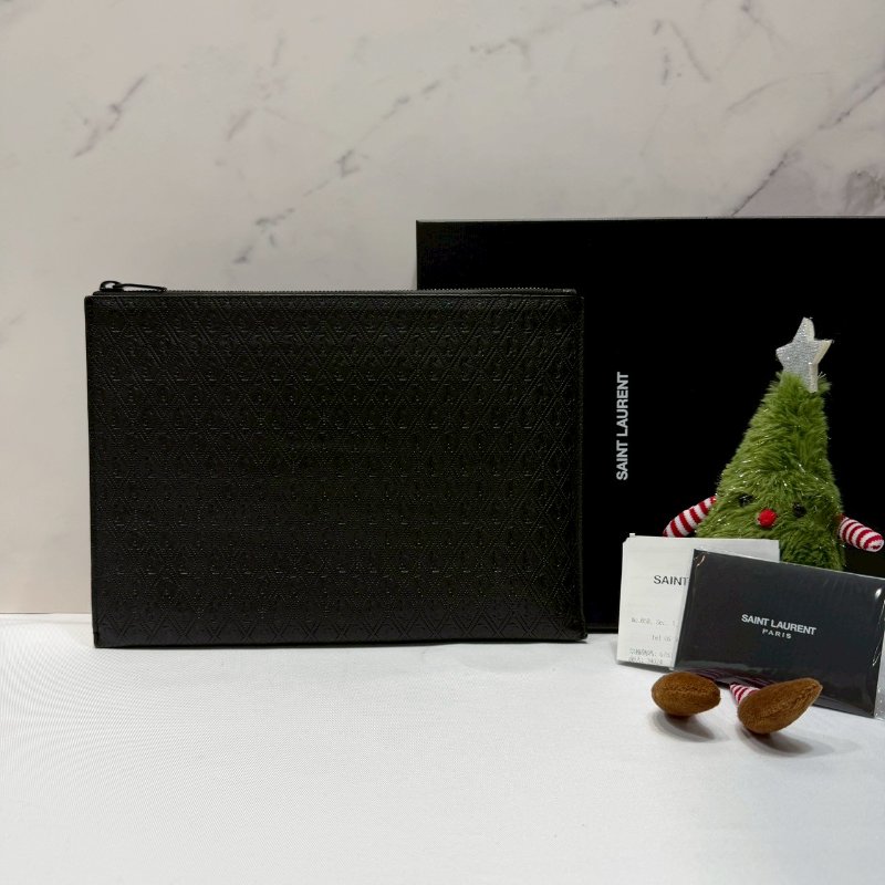 YSL 滿版壓紋牛皮手拿包-1