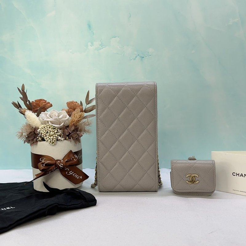 CHANEL 22C二合一手機耳機包-1