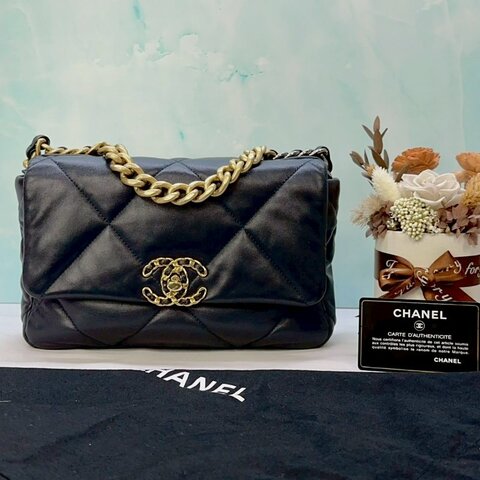 CHANEL 深藍黑色19包