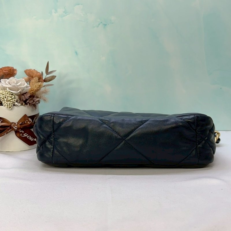 CHANEL 深藍黑色19包-6