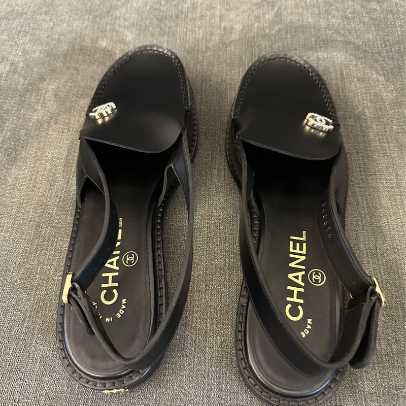 CHANEL黑色皮革後繫帶樂福鞋-1