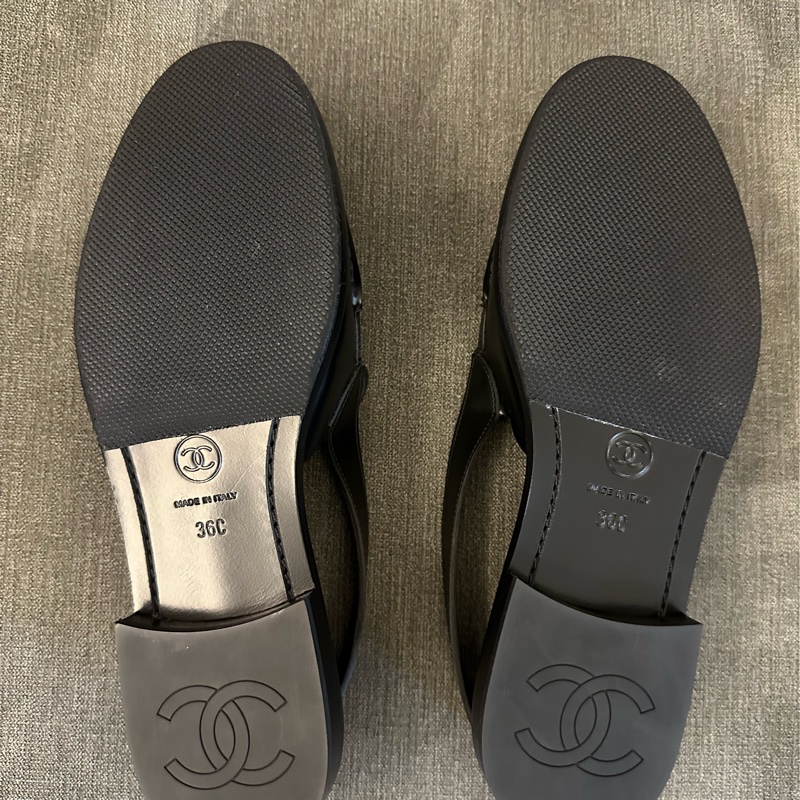 CHANEL黑色皮革後繫帶樂福鞋-4