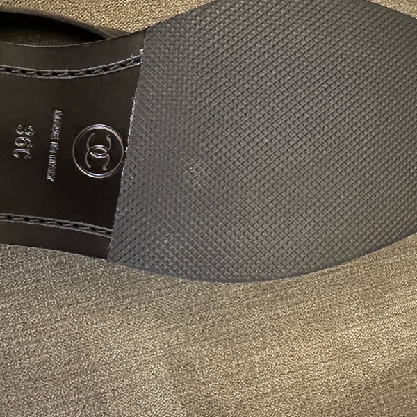 CHANEL黑色皮革後繫帶樂福鞋-5