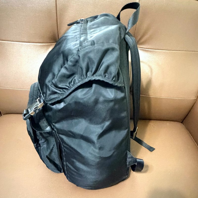 PRADA 經典尼龍登山後背包 Tessuto Montagna VZ0060 黑色 三角Logo 微風購入 正品-1