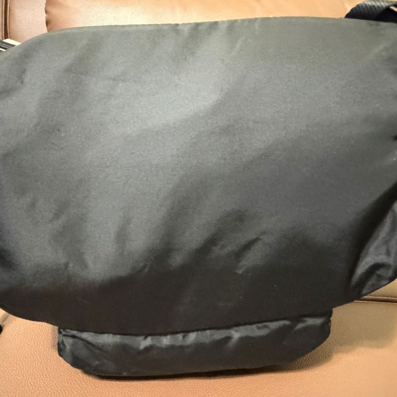 PRADA 經典尼龍登山後背包 Tessuto Montagna VZ0060 黑色 三角Logo 微風購入 正品-10