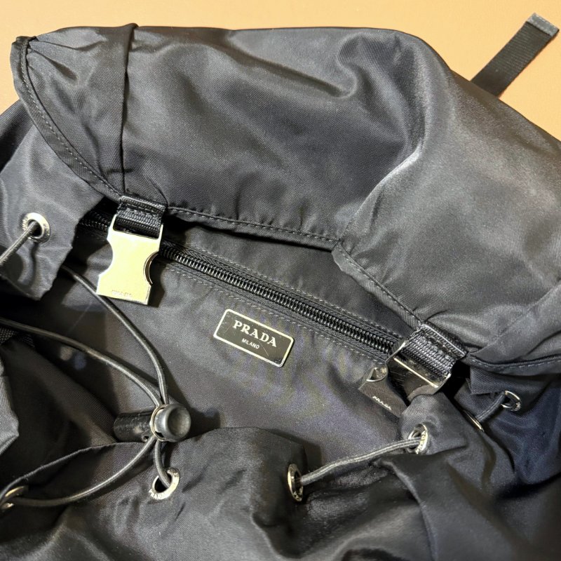 PRADA 經典尼龍登山後背包 Tessuto Montagna VZ0060 黑色 三角Logo 微風購入 正品-18