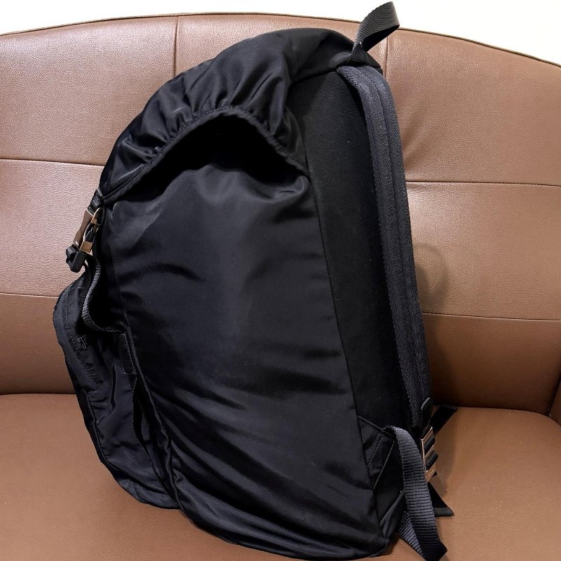 PRADA 經典尼龍登山後背包 Tessuto Montagna VZ0060 黑色 三角Logo 微風購入 正品-1