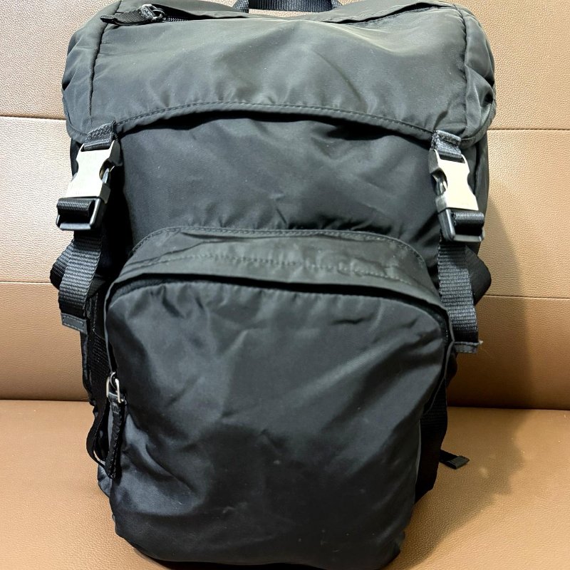 PRADA 經典尼龍登山後背包 Tessuto Montagna VZ0060 黑色 三角Logo 微風購入 正品-6