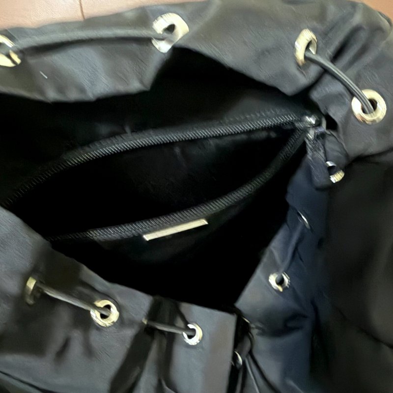 PRADA 經典尼龍登山後背包 Tessuto Montagna VZ0060 黑色 三角Logo 微風購入 正品-12
