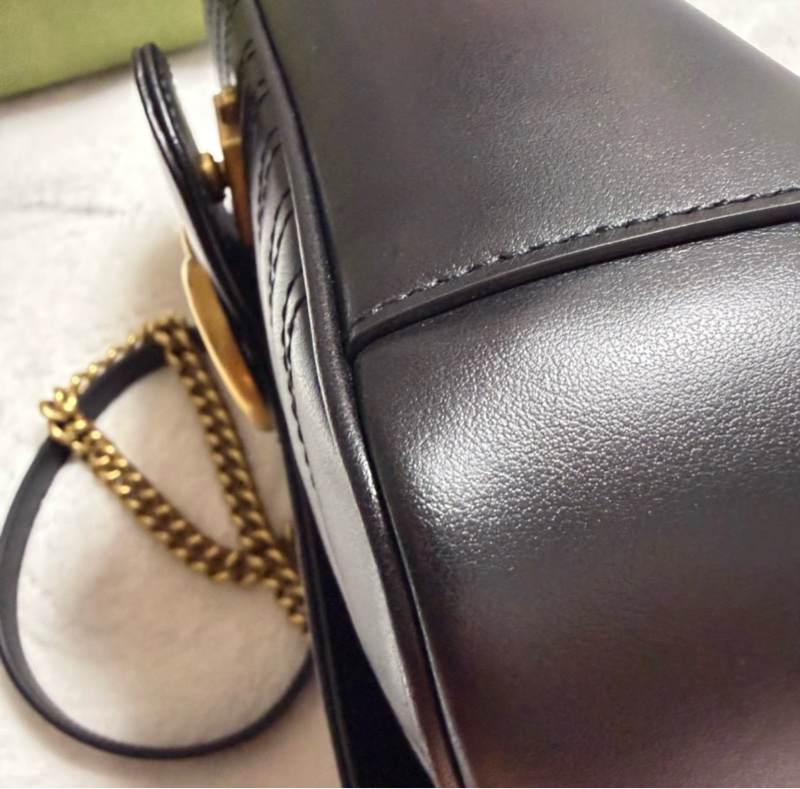 GUCCI GG Marmont 肩背包 小號 26 黑色 金扣-11