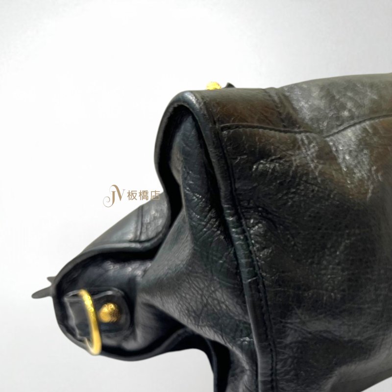 JY0355-Balenciaga 黑色油蠟皮金釦機車包-7