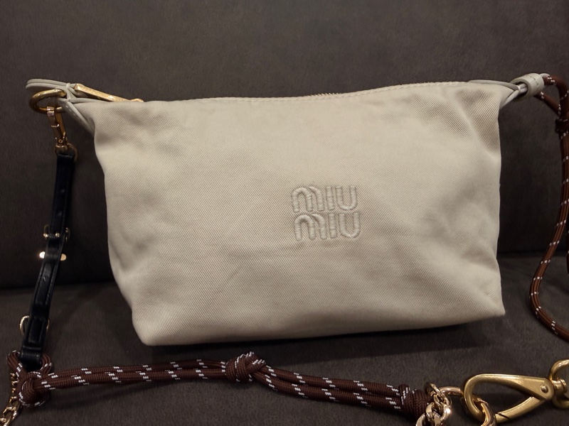 Miu Miu 25SS 飯盒包 附原廠長背帶-1