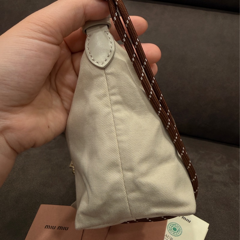 Miu Miu 25SS 飯盒包 附原廠長背帶-3