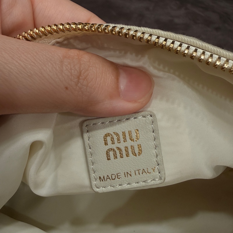 Miu Miu 25SS 飯盒包 附原廠長背帶-5