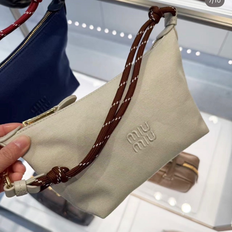 Miu Miu 25SS 飯盒包 附原廠長背帶-7