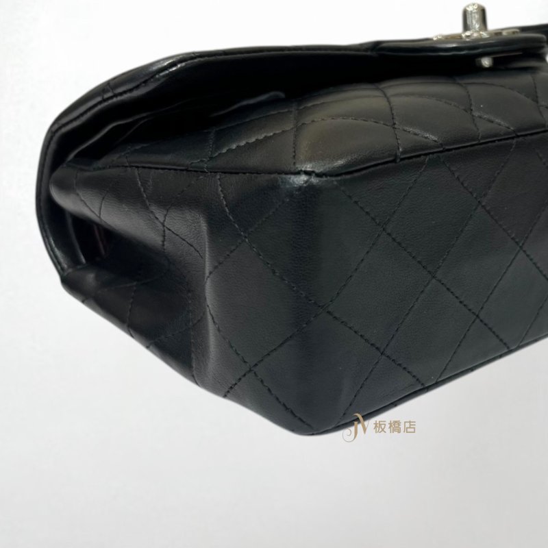 JY0331-Chanel 黑色羊皮銀釦口蓋包Coco23/A01113-6