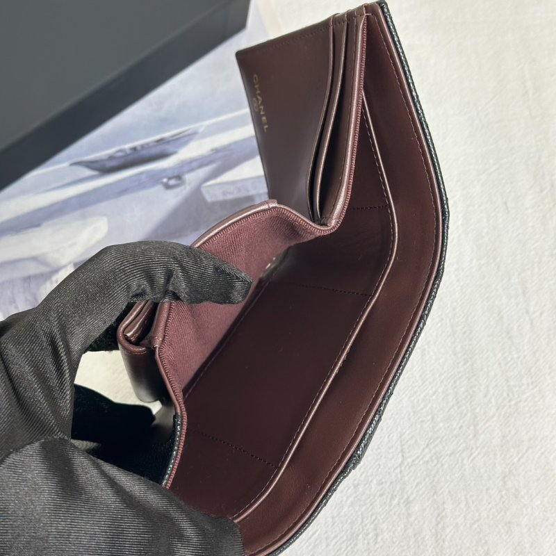 CHANEL 經典口蓋三折零錢袋短夾 - 黑金-6