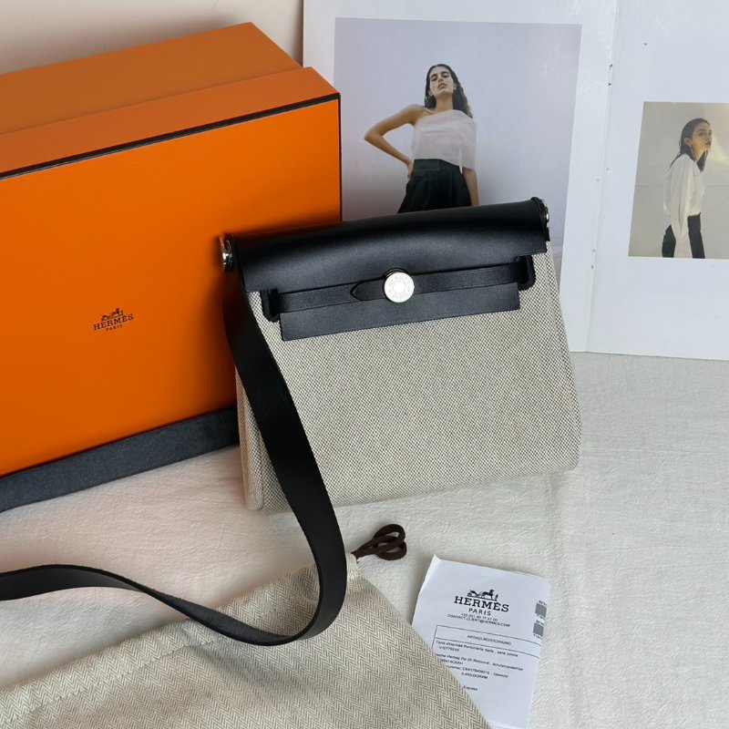 HERMES Herbag zip 20 - 黑銀 K-12