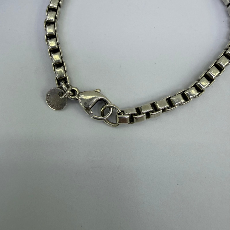 這款手鍊為Tiffany & Co. 的威尼斯鏈條手鍊(Venetian Link Bracelet)。-1