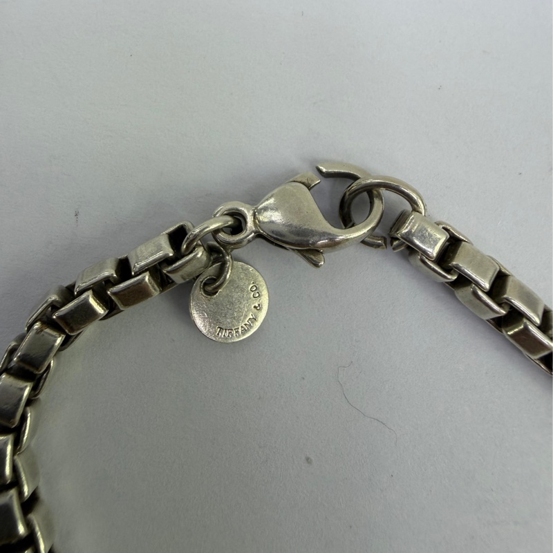 這款手鍊為Tiffany & Co. 的威尼斯鏈條手鍊(Venetian Link Bracelet)。-2