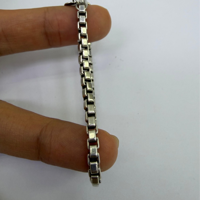 這款手鍊為Tiffany & Co. 的威尼斯鏈條手鍊(Venetian Link Bracelet)。-3