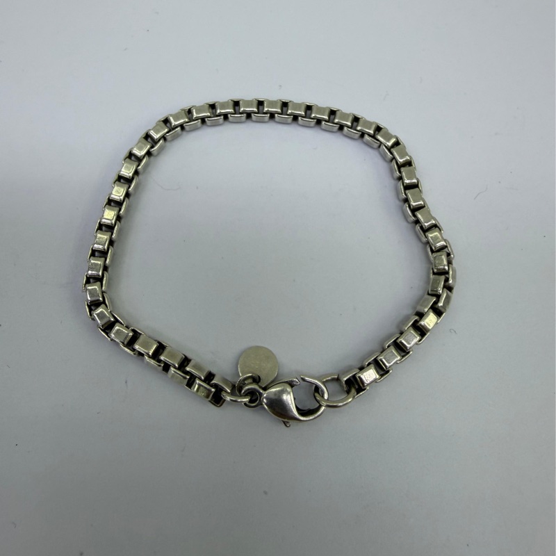 這款手鍊為Tiffany & Co. 的威尼斯鏈條手鍊(Venetian Link Bracelet)。-4